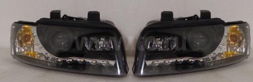 ФАРА AUDI A4 (8E2,B6) `01-04 LH+RH черн. линз. ходовые Junyan (тюнинг)
